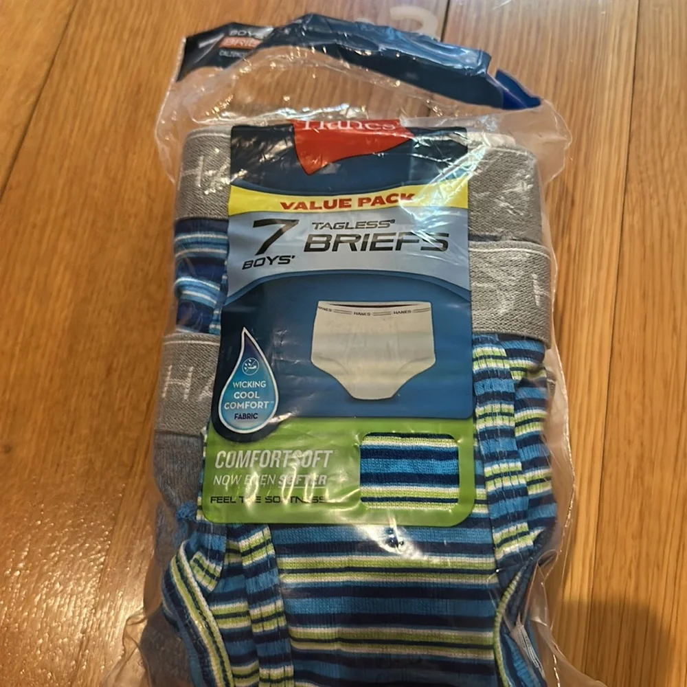 Hanes boys Six Pack Of Tagless Briefs (Assorted)